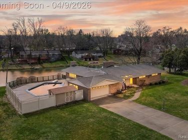 3955 Cambrook Lane, Waterford Twp, MI 48329