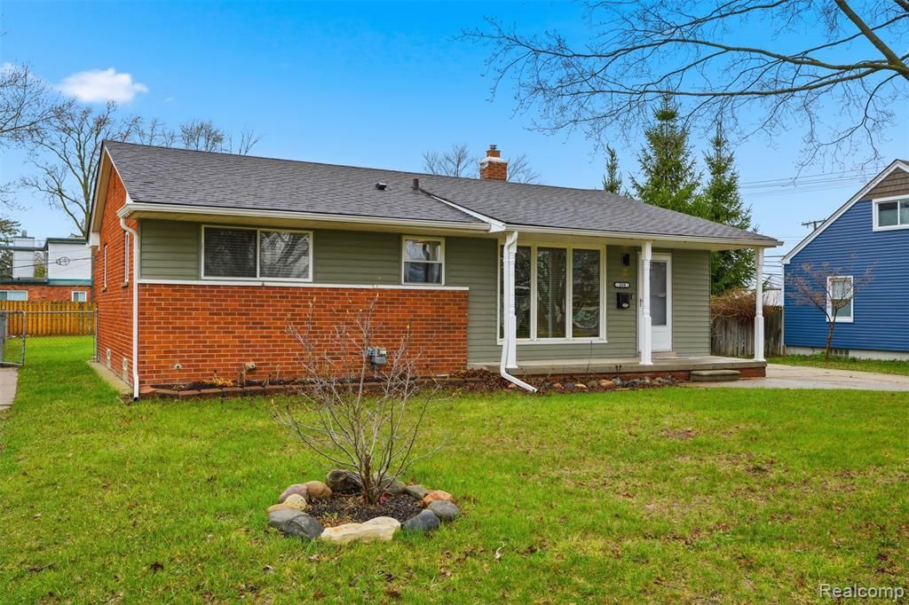 250 S Batchewana Avenue , Clawson, MI 48017 Main Photo