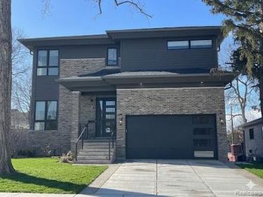 3711 Hampton Boulevard , Royal Oak, MI 48073