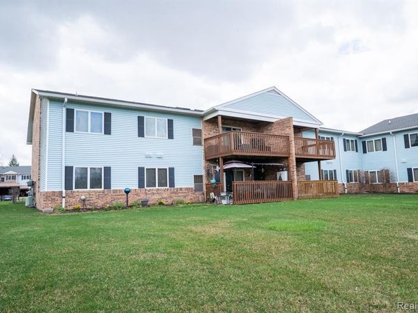 1335 Harbour BLVD, Trenton, MI 48183