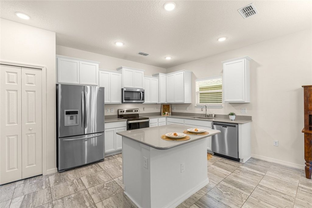 368 Sandcrest Circle, Sebastian, FL 32958 Photo