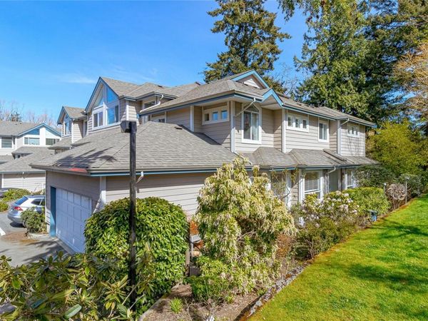 4619 Elk Lake Dr, Unit 9, Saanich, BC V8Z 5M2