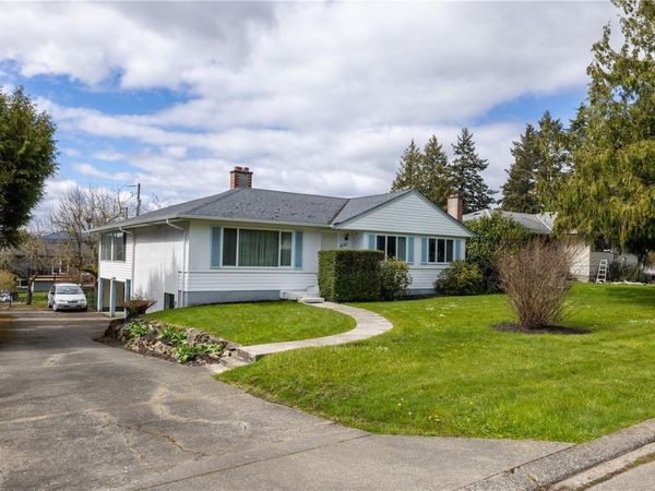 4182 Oakridge Cres , Saanich, BC V8Z 4X7