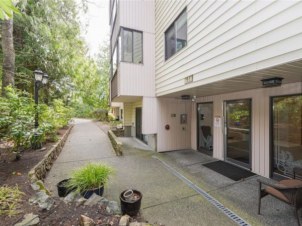 614 Fernhill Pl, Unit #404, Esquimalt, BC V9A 4Z1