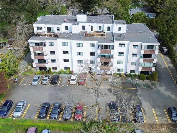 614 Fernhill Pl, Unit 404, Esquimalt, BC V9A 4Z1