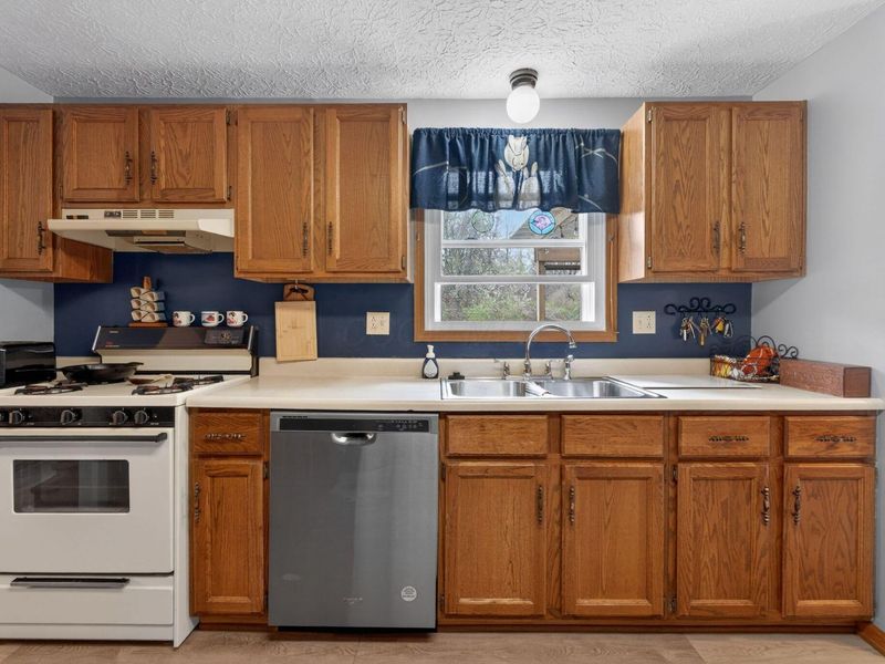 8433 Bridletree Way , Columbus, OH 43235 Photo 14