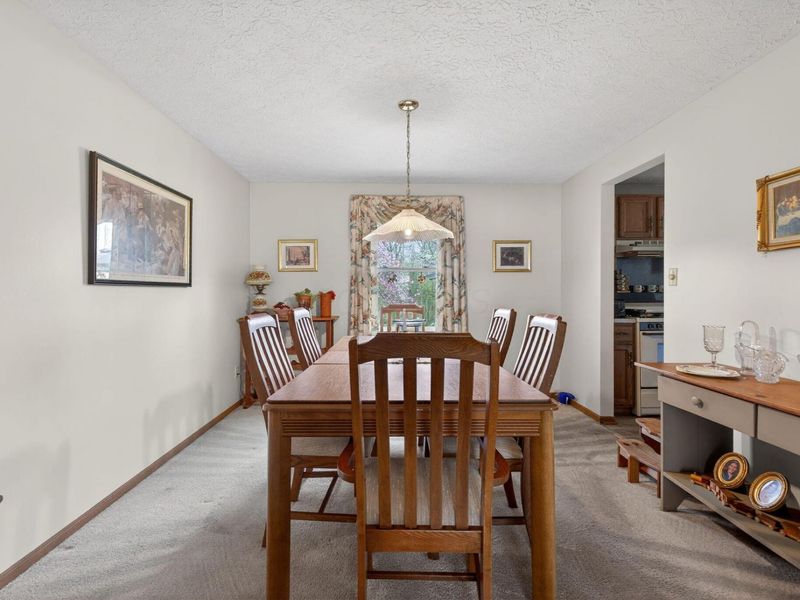 8433 Bridletree Way , Columbus, OH 43235 Photo 16