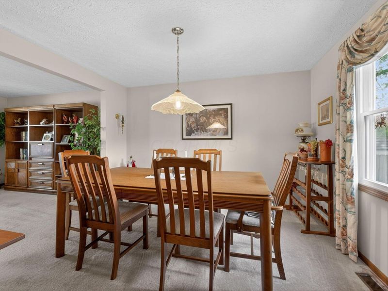 8433 Bridletree Way , Columbus, OH 43235 Photo 17