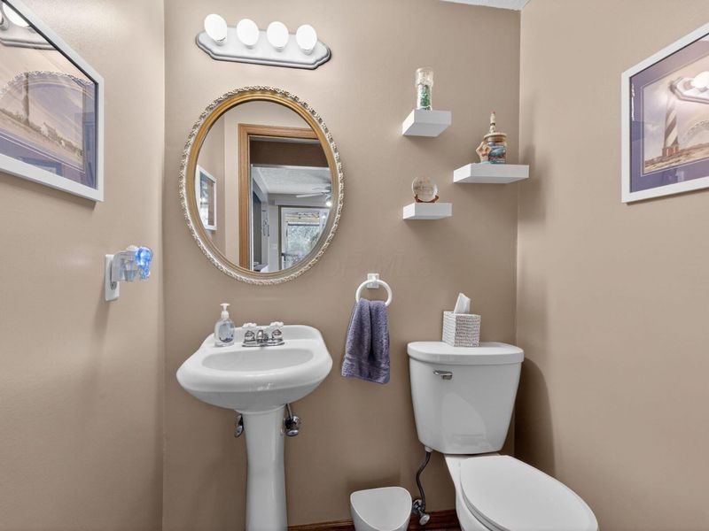 8433 Bridletree Way , Columbus, OH 43235 Photo 23