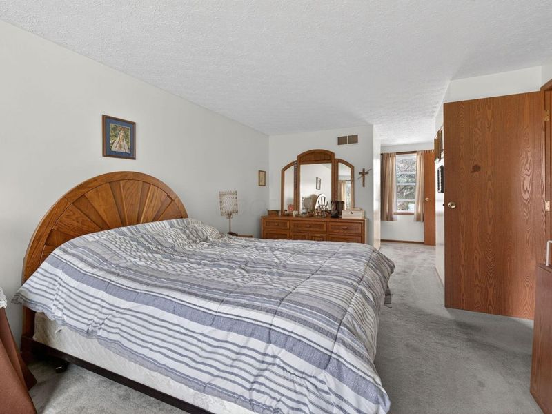 8433 Bridletree Way , Columbus, OH 43235 Photo 25