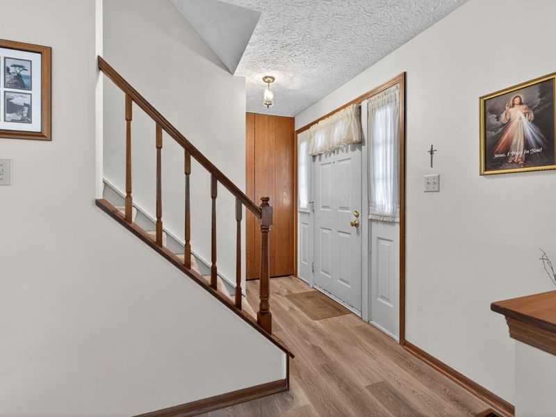 8433 Bridletree Way , Columbus, OH 43235 Photo 7