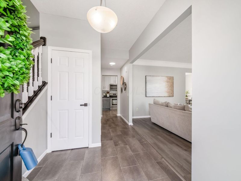 7241 Normanton Drive, New Albany, OH 43054 Photo 2