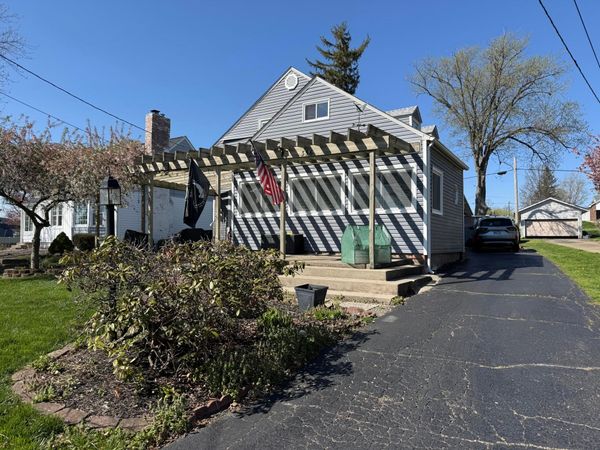 356 Lakeshore Drive W, Hebron, OH 43025