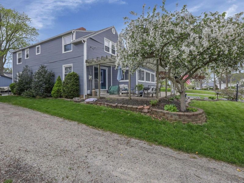 356 Lakeshore Drive W, Hebron, OH 43025 Photo 2