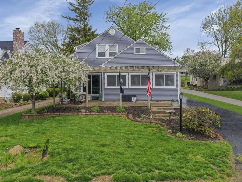 356 Lakeshore Drive W, Hebron, OH 43025 Photo 2