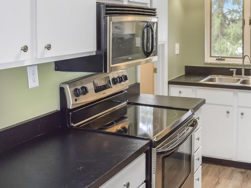 28 Rue Saint Clair Drive, Urbana, OH 43078 Photo 8