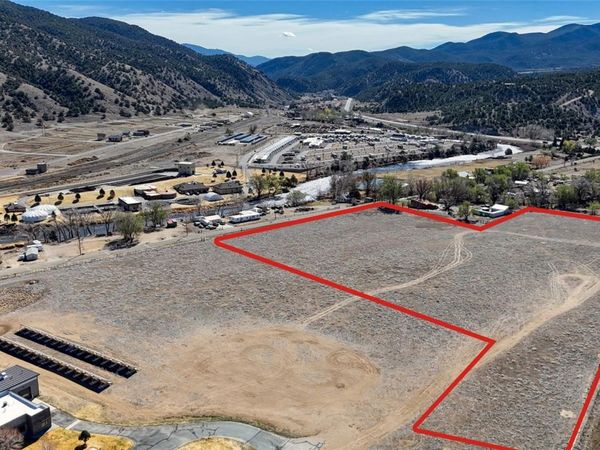 000 Cleora Road , Salida, CO 81201