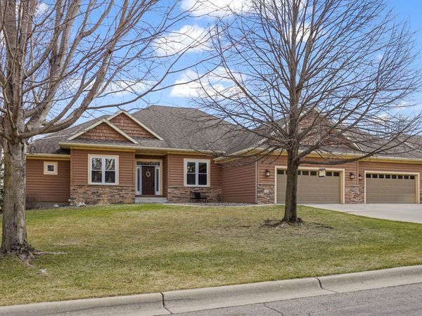1929 Woodcrest Drive NE, Owatonna, MN 55060