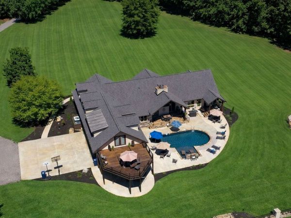 2622 Poplar Knoll Dr, Columbia, TN 38401