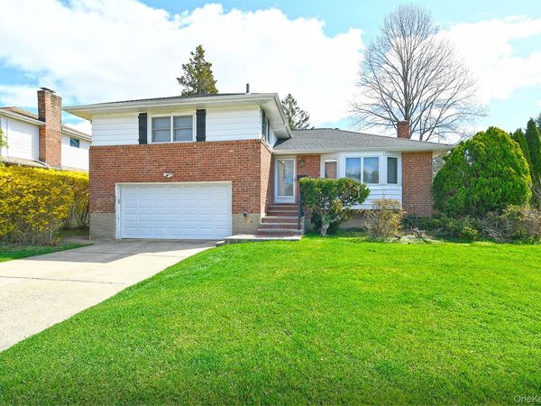 53 Stuart Drive , Syosset, NY 11791