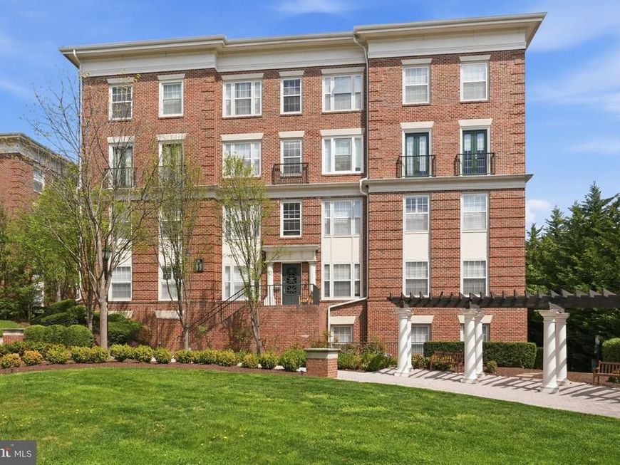 31 Booth Street , Unit 450, Gaithersburg, MD 20878 Main Photo