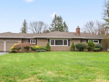 34 Lochnavar Parkway , Pittsford, NY 14534