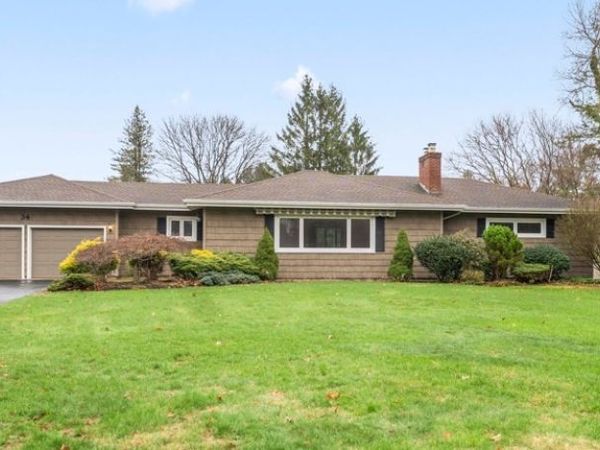 34 Lochnavar Parkway , Pittsford, NY 14534