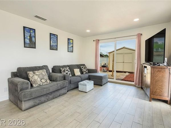 1100 Freeman Avenue, Las Vegas, NV 89106