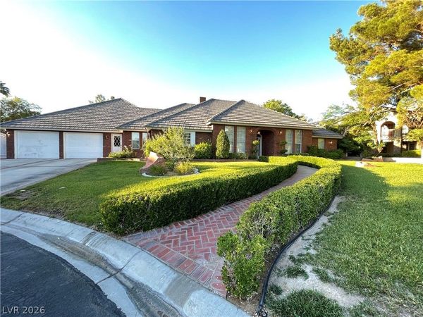 8120 Yucca Springs Drive , Las Vegas, NV 89129