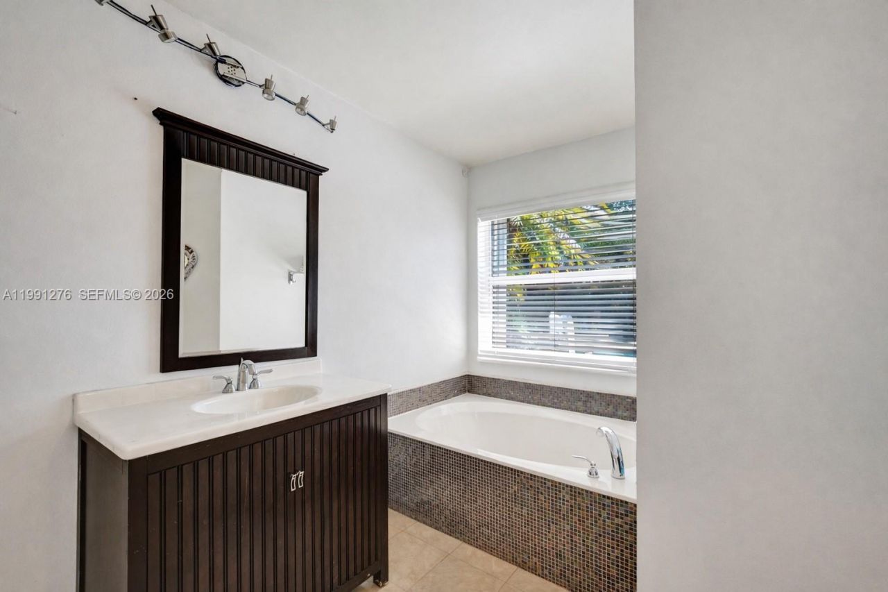 1080 Briar Ridge Rd, Weston, FL 33327 Photo