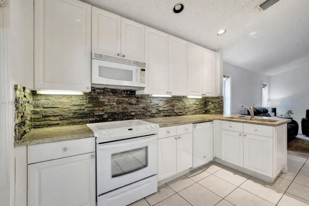 1080 Briar Ridge Rd, Weston, FL 33327 Photo