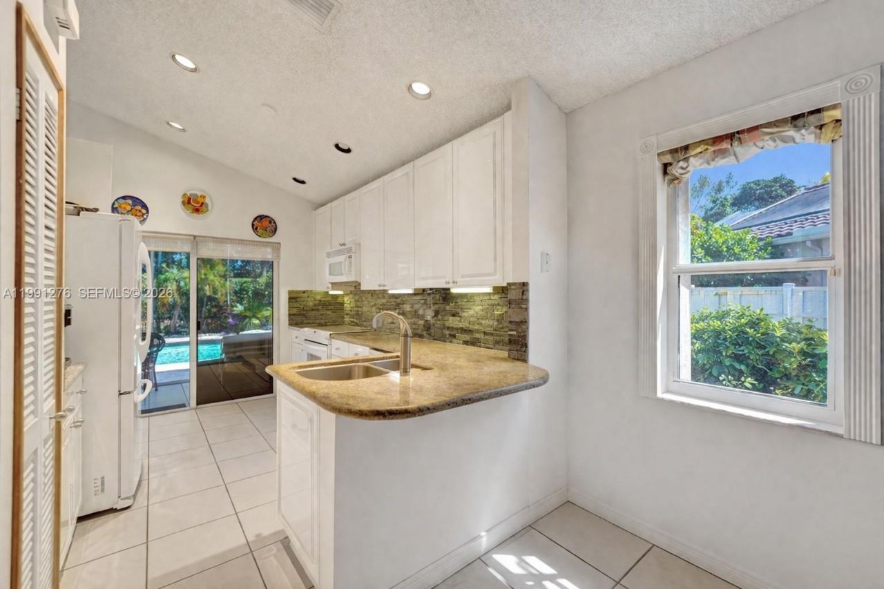 1080 Briar Ridge Rd, Weston, FL 33327 Photo