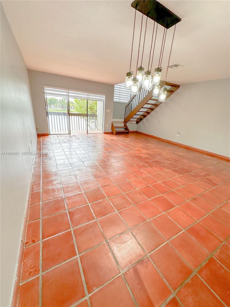 10000 NW 9th St Cir, Unit 21, Miami, FL 33172 Photo