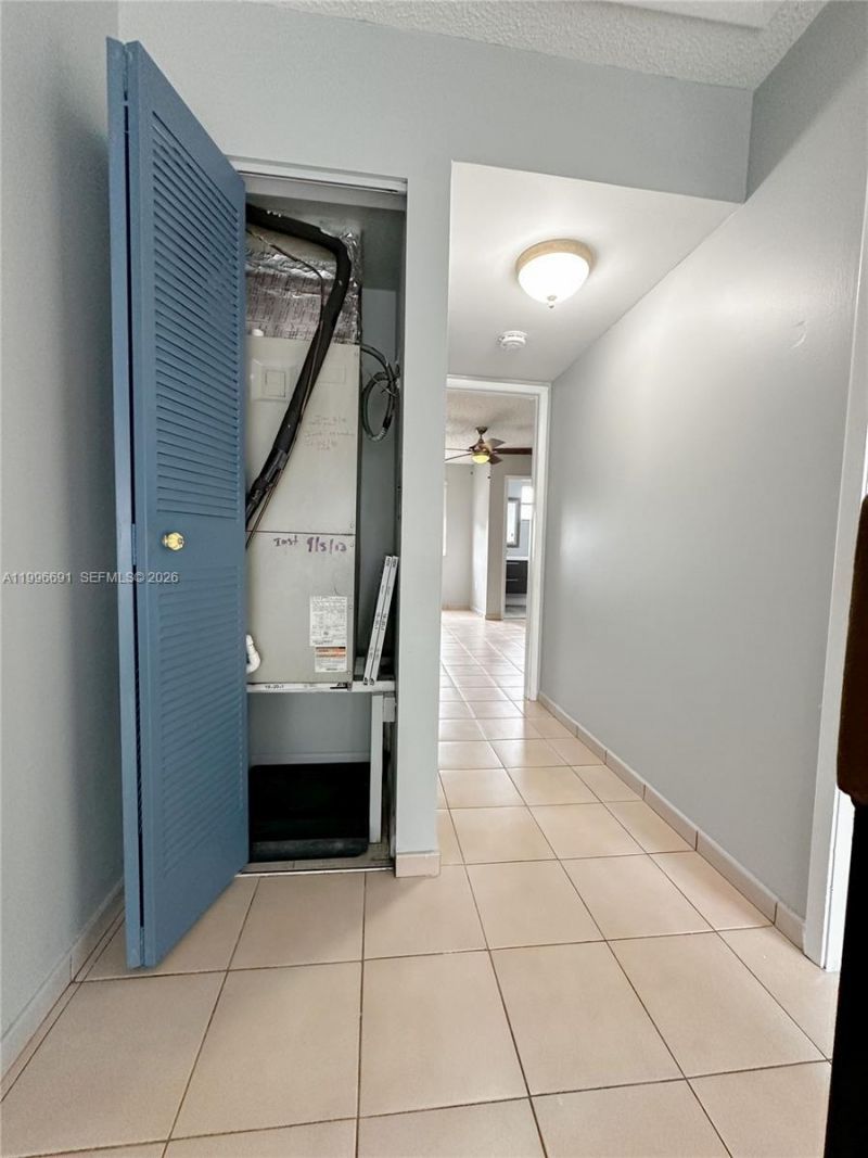 10000 NW 9th St Cir, Unit 21, Miami, FL 33172 Photo