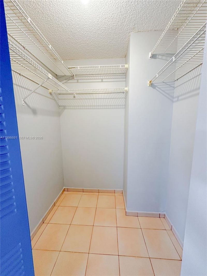 10000 NW 9th St Cir, Unit 21, Miami, FL 33172 Photo