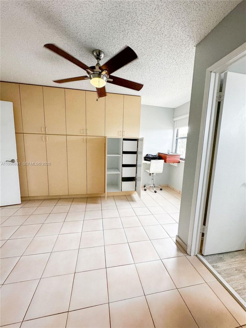 10000 NW 9th St Cir, Unit 21, Miami, FL 33172 Photo