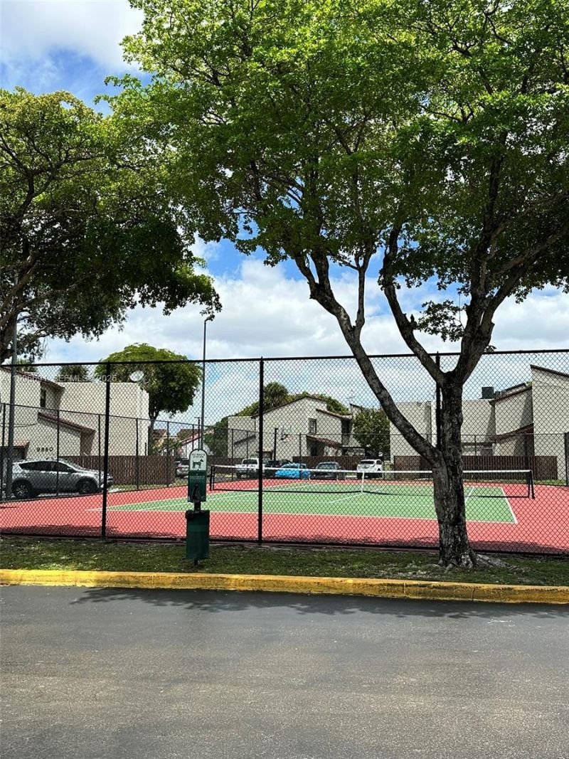 10000 NW 9th St Cir, Unit 21, Miami, FL 33172 Photo