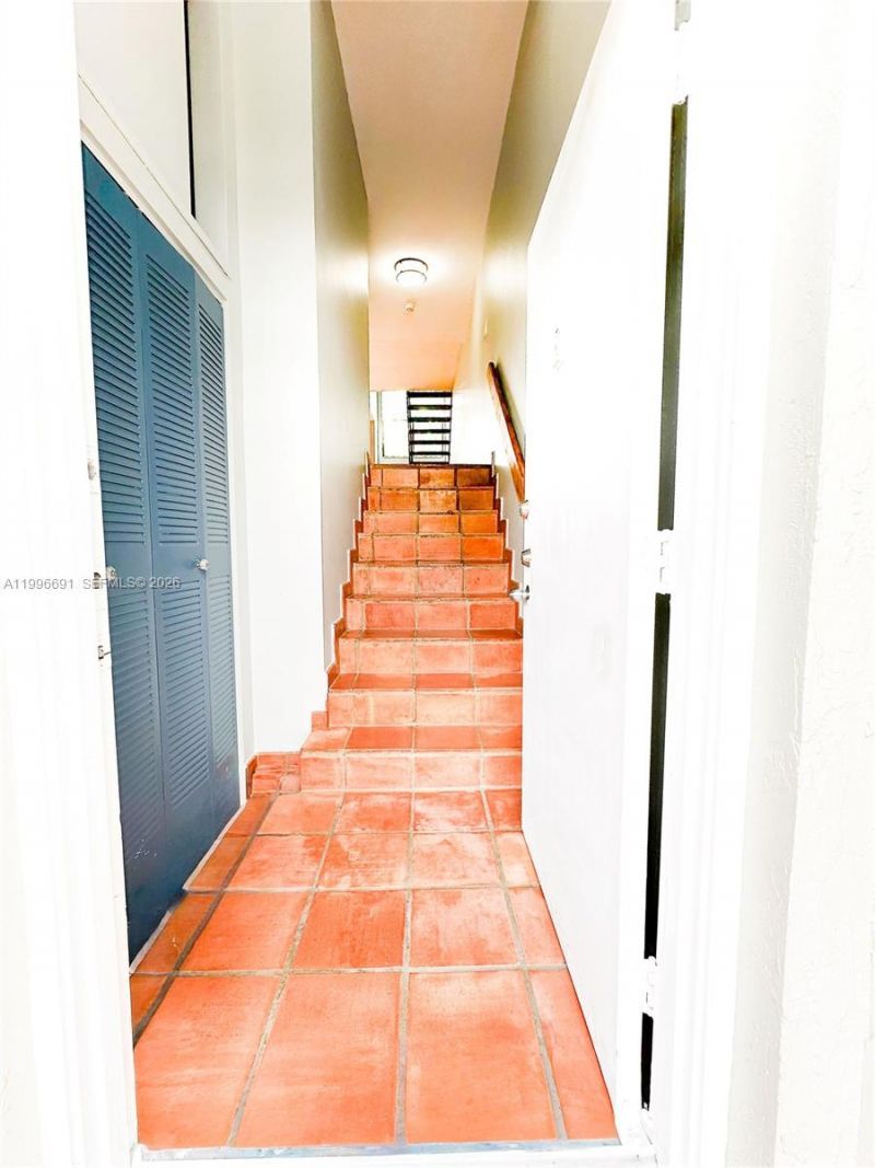 10000 NW 9th St Cir, Unit 21, Miami, FL 33172 Photo