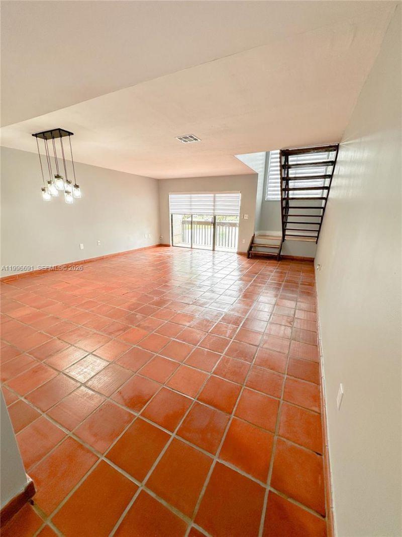 10000 NW 9th St Cir, Unit 21, Miami, FL 33172 Photo