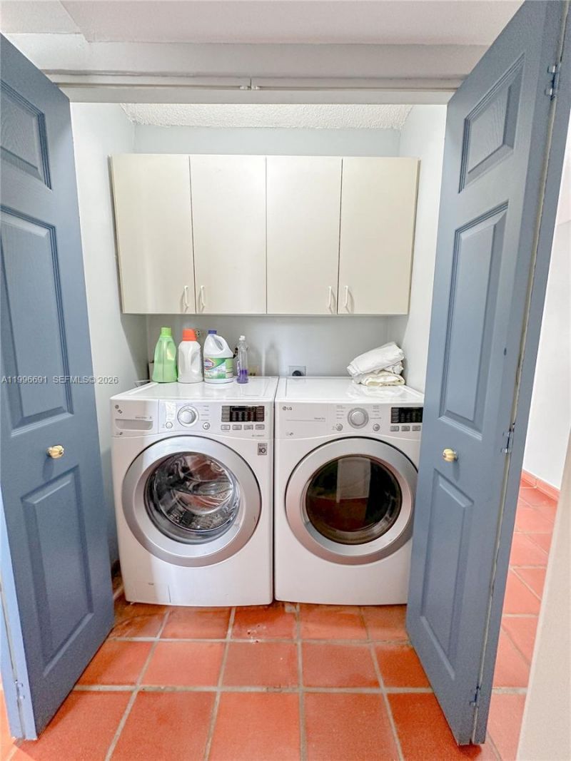 10000 NW 9th St Cir, Unit 21, Miami, FL 33172 Photo