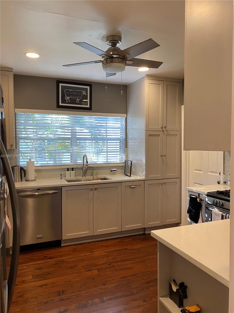 600 Alminar Ave, Unit -, Coral Gables, FL 33146 Photo