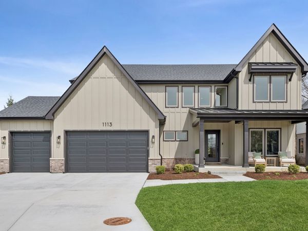 1113 Fox Wood Lane, Woodridge, IL 60517