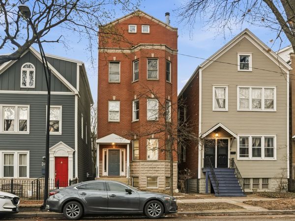 1531 W Oakdale Avenue, Unit 1, Chicago, IL 60657