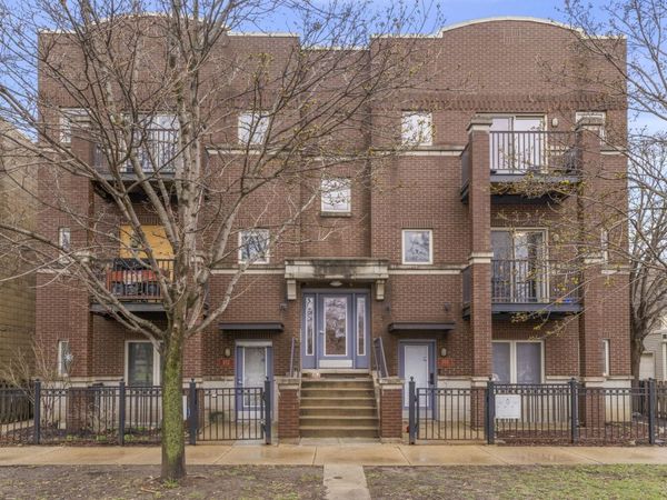 915 S Lytle Street , Unit 102, Chicago, IL 60607