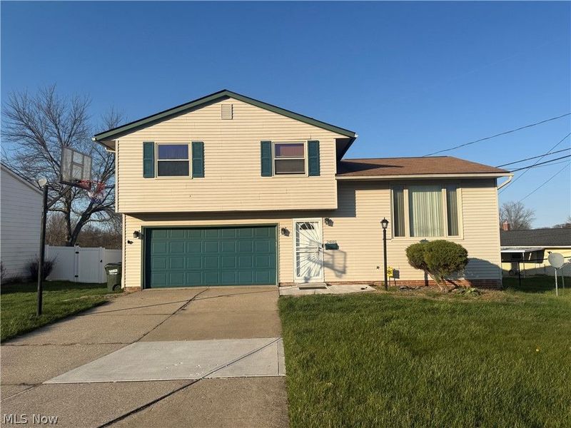 24881 Ridgeline Drive , Bedford Heights, OH 44146 Photo 1