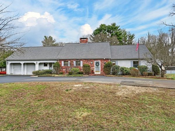 38 Oakland St, Medway, MA 02053