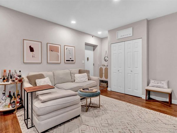 25 W Broadway W, Unit 110, Long Beach, NY 11561