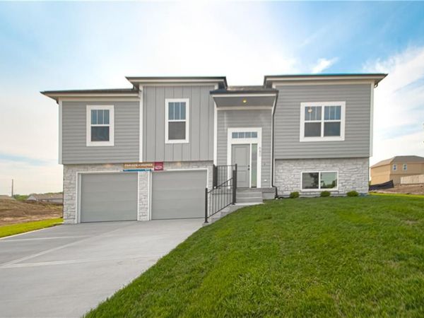 680 S Tybrook Avenue, Independence, MO 64056