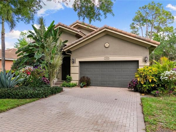 1909 Par DR, NAPLES, FL 34120
