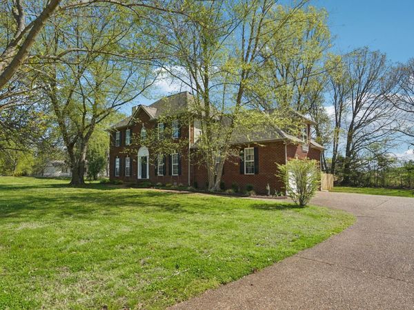 100 Lyon Dr , Portland, TN 37148